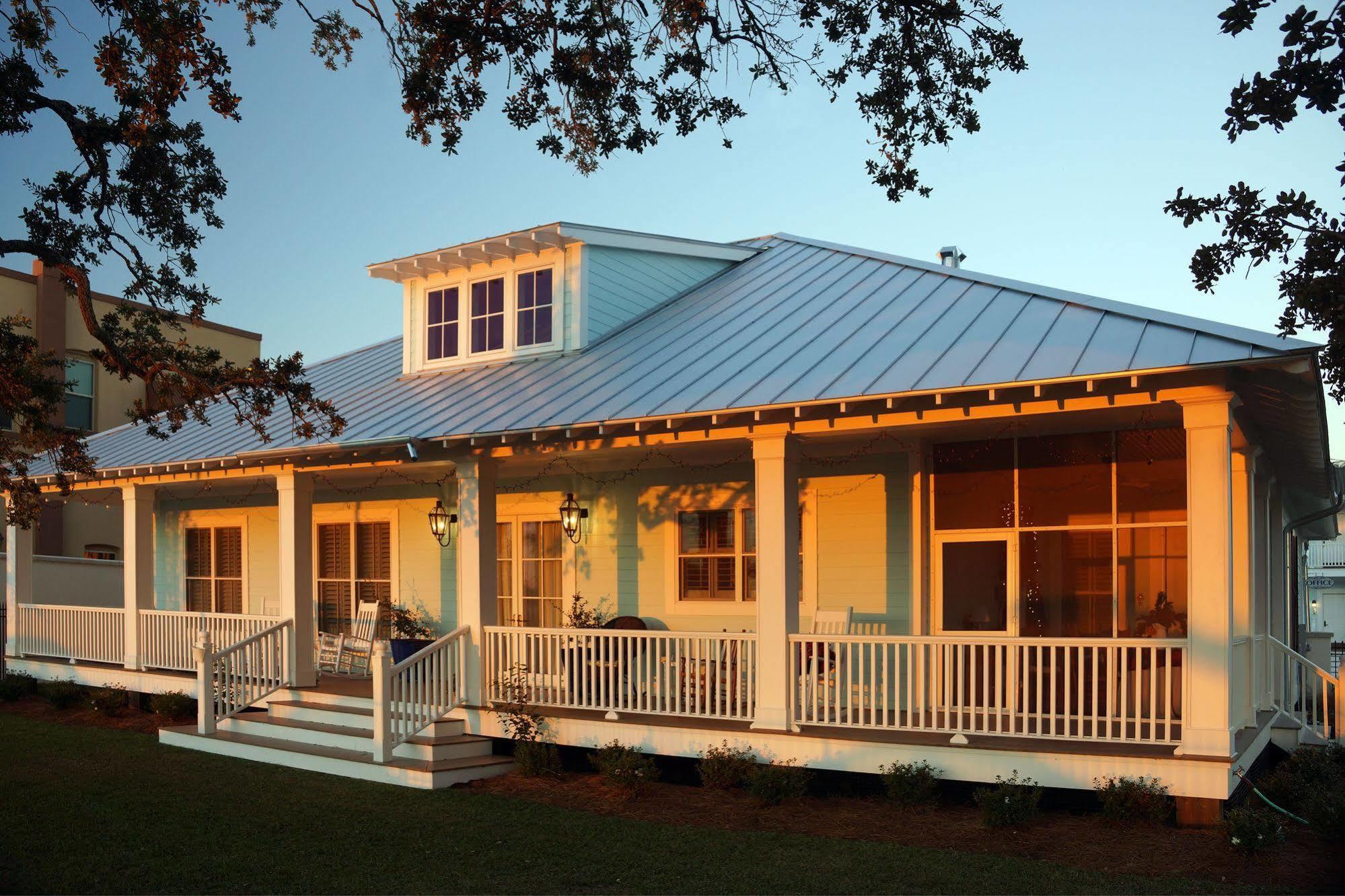 Bay Town Inn Bay St. Louis Bagian luar foto